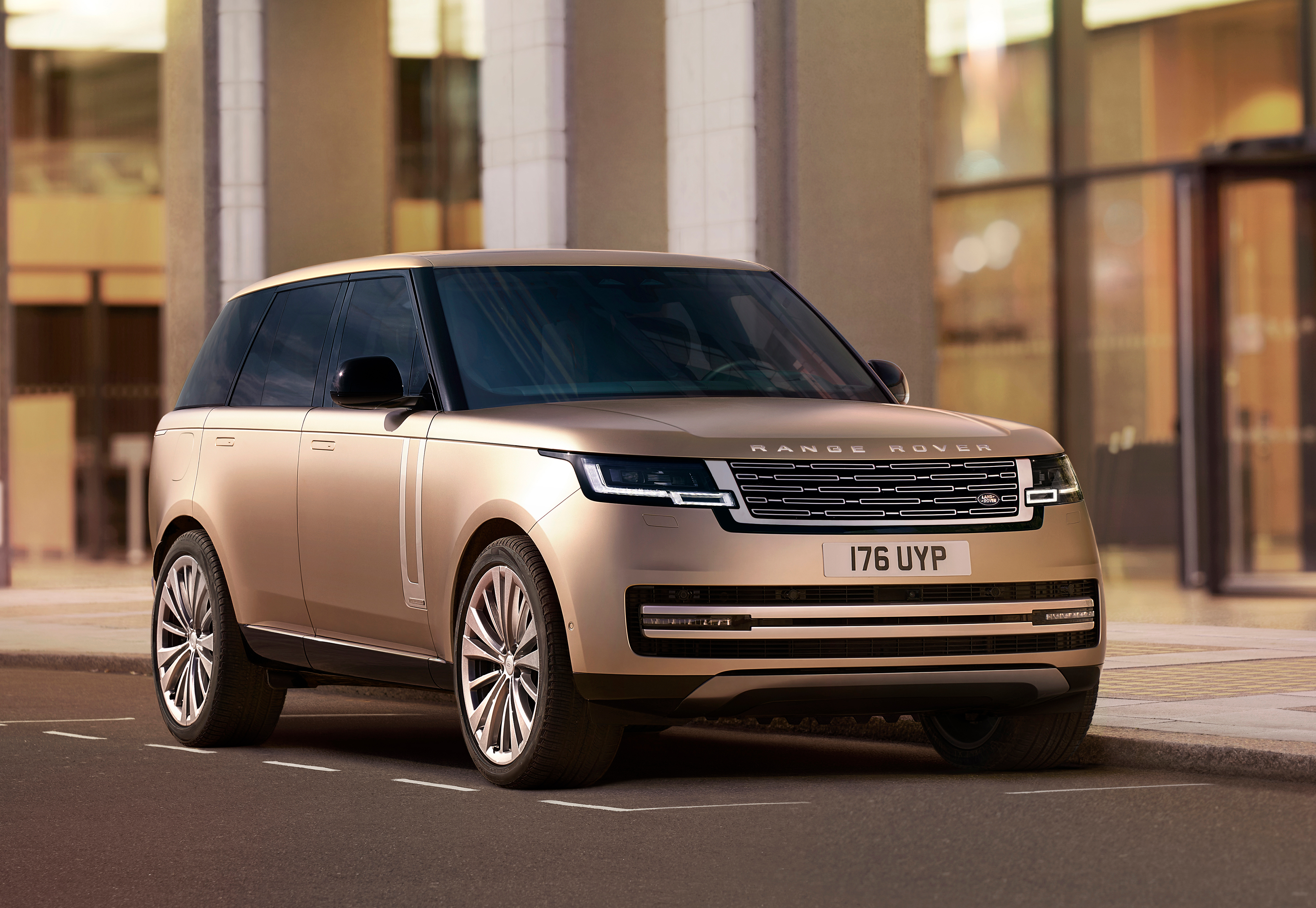 RANGE ROVER AUTOBIOGRPAHY.jpg